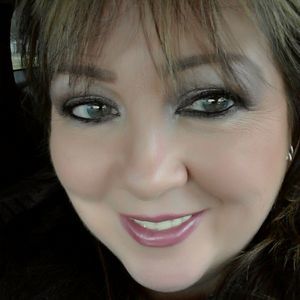 Meet your Posher, Laurabeth